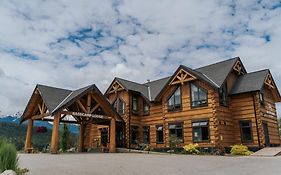 Basecamp Lodge Golden